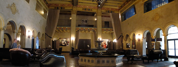 photo of the lobby lounge at the roosevelt hotel hollywood