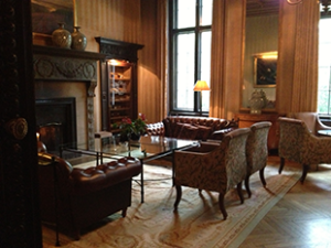 the schlosshotel im grunewald berlin bar fireplace